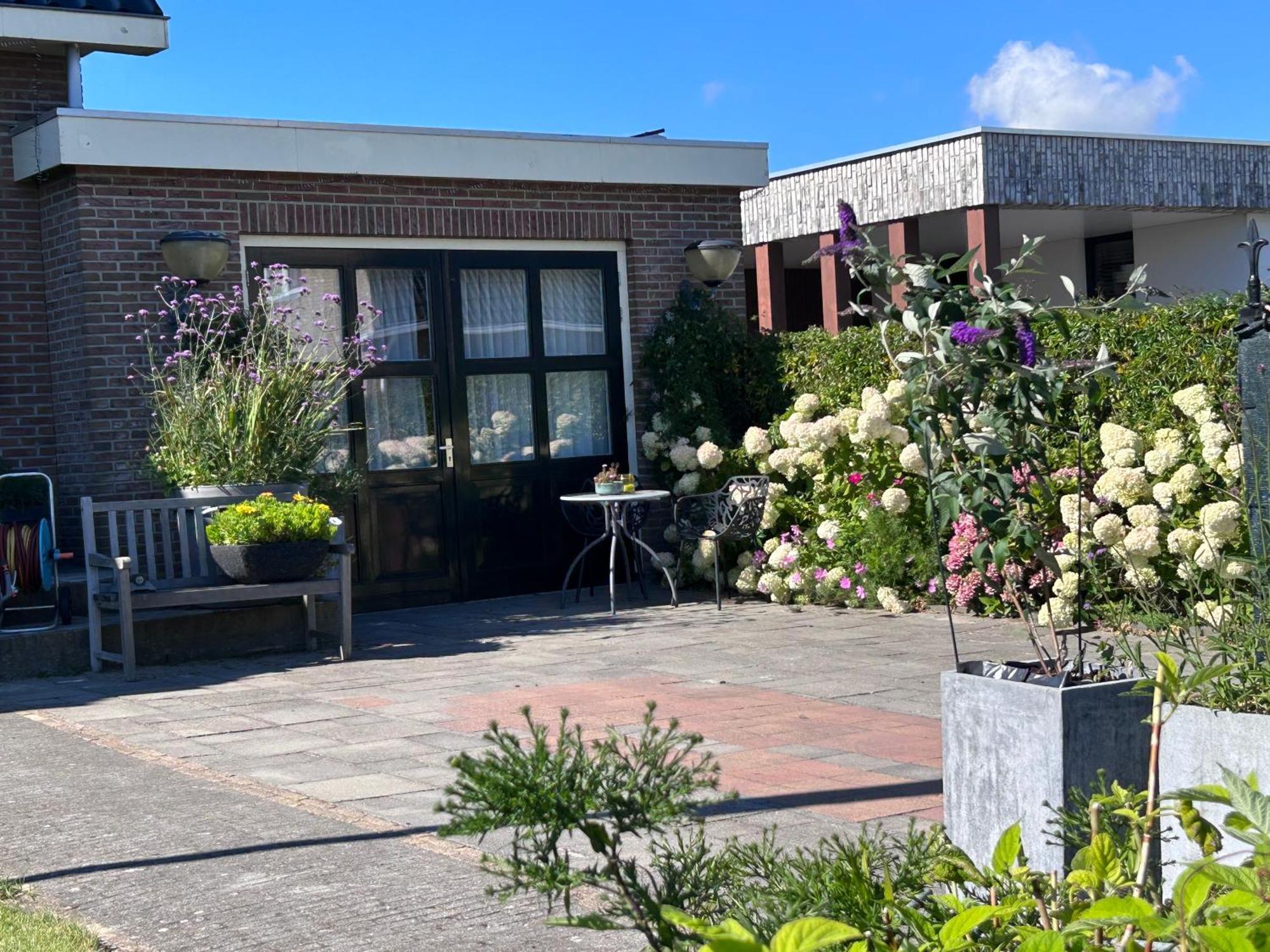 Flowerbed Voorhout Exterior photo
